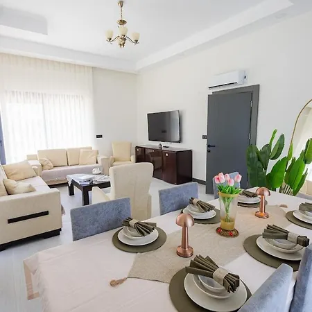 Villa 5 Minutes To Legends For 12 People With Private Pool *