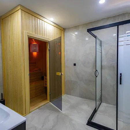 5 Minutes To Legends For 12 People With Private Pool *