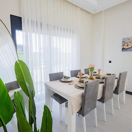Villa 5 Minutes To Legends For 12 People With Private Pool *