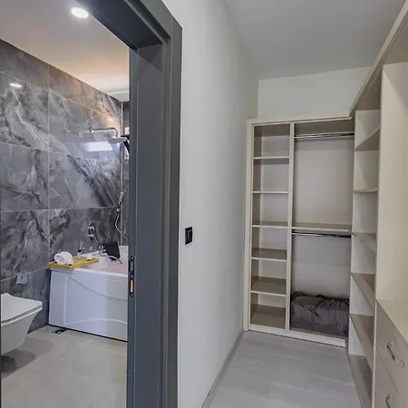 Villa 5 Minutes To Legends For 12 People With Private Pool *
