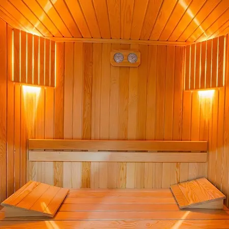 5 Minutes To Legends For 12 People With Private Pool Villa *